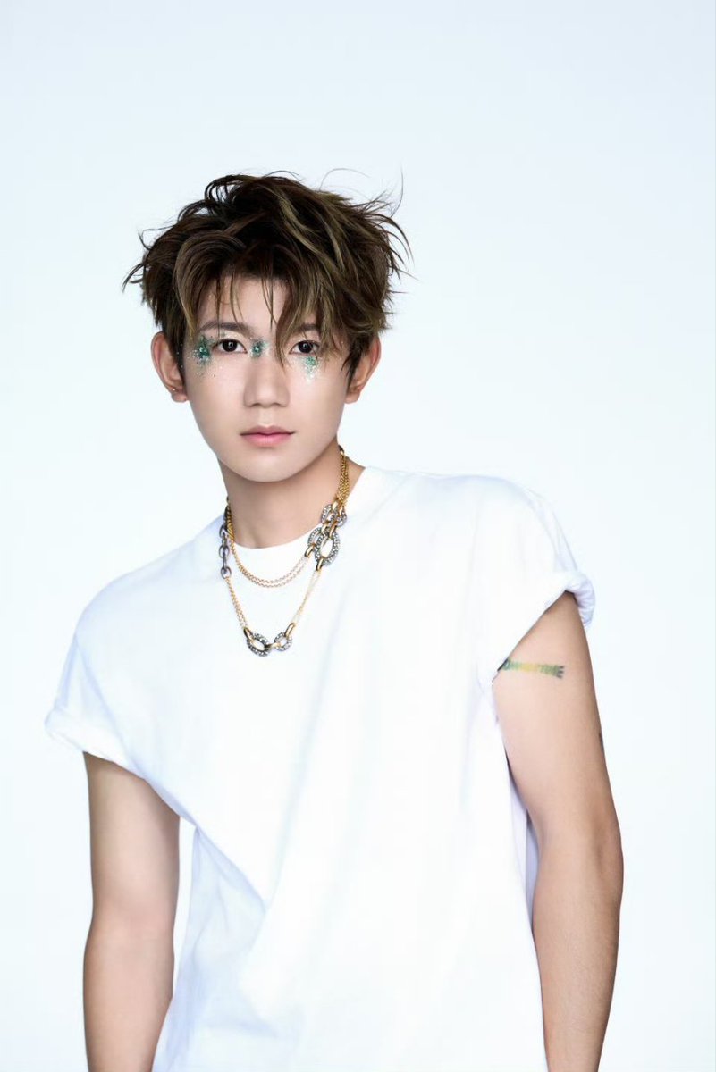 ความสนุกกำลังจะเริ่มขึ้นอีกแล้วค่ะ 
ประกาศอย่างเป็นทางการกับคอนเสิร์ตของหวังหยวนในปีนี้“宇宙超级无敌大大狂欢”💚💫🌌

#王源宇宙超级无敌大大狂欢巡演