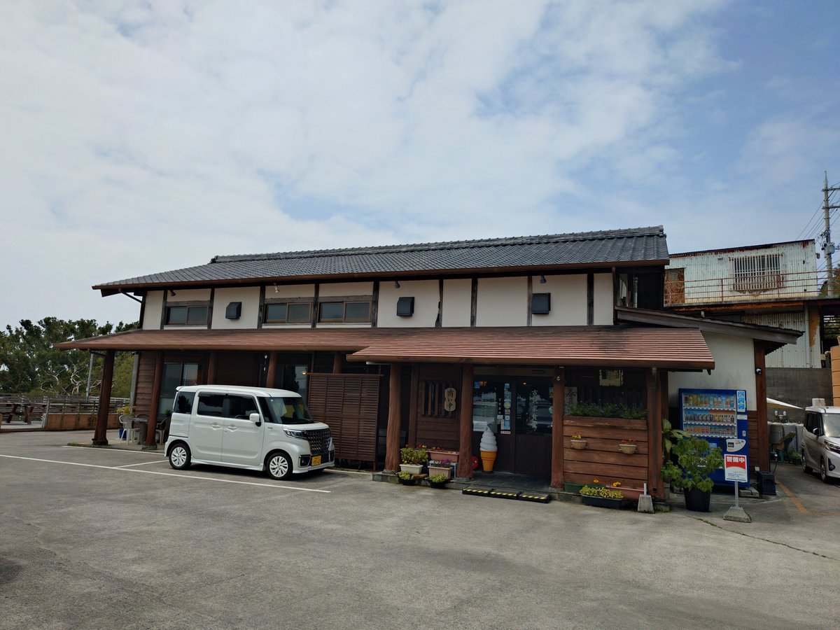 ばいぱ tweet media