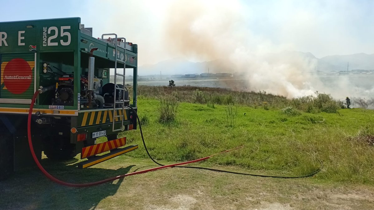 Fidelity_Secure's tweet image. Our SecureFire crews came across a vegetation fire in George and notified local municipal fire services. The firefighters acted quickly to contain and extinguish the blaze before it could spread towards nearby properties.

#FidelityServicesGroup #FidelityADT #FidelitySecureFire