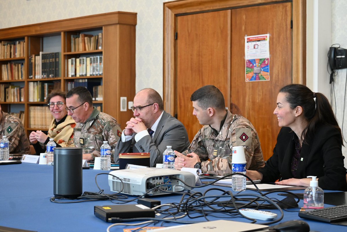 Lycée Militaire de Saint-Cyr tweet media
