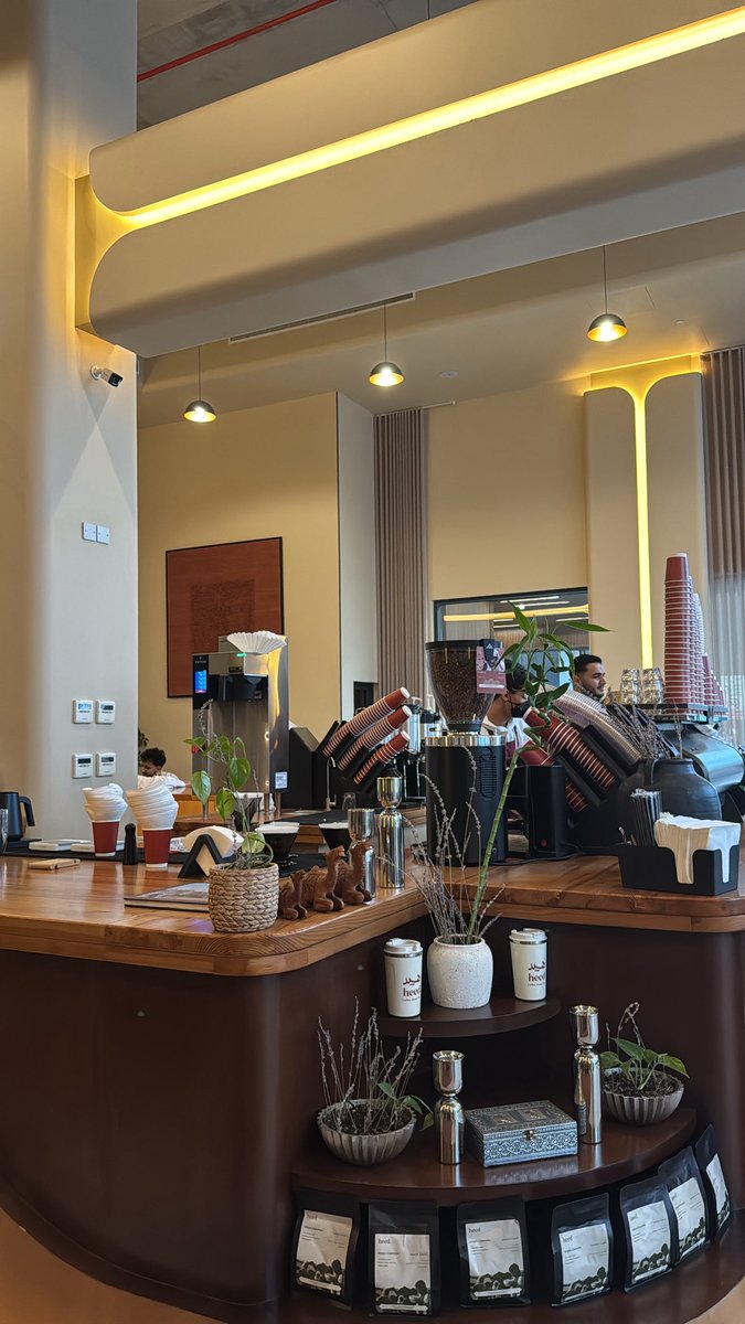___toleen's tweet photo. 25.03.26  ♡ 
A quick and spontaneous coffee date with my family before going back to the internship 🙂‍↕️ https://t.co/f5N29ZZXhF