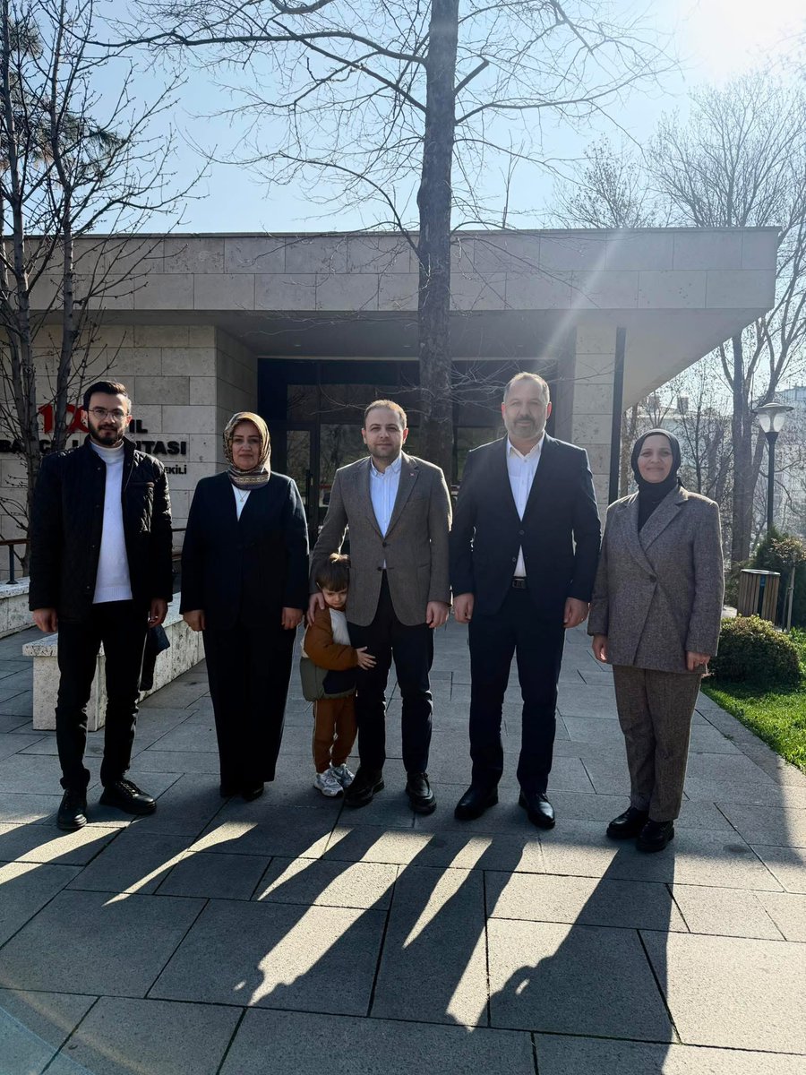 kaankoc75's tweet photo. 📍 TBMM

İl Başkanımız Hakan Aydın, Kadın Kolları Başkanımız Gülten Özdemir, Gençlik Kolları Başkanımız Muhammet Gök ve Göle İlçe Kadın Kolları Başkanımız Gülşah Öztürk’ü,

Gazi Meclisimizde Misafir Ettim, Ziyaretlerinden Dolayı Kıymetli Başkanlarımıza Teşekkür Ediyor, Yeni Ataması Yapılan Göle İlçe Kadın Kolları Başkanımız Gülşah Öztürk’e Çalışmalarında Başarılar Diliyorum.
