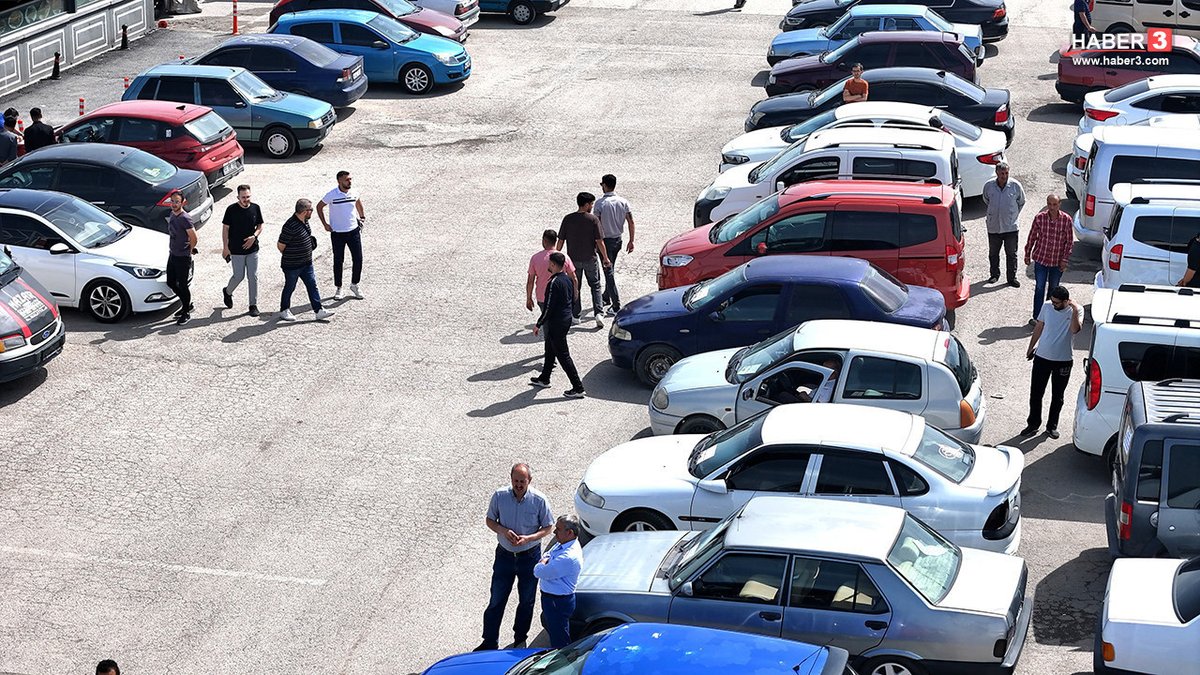 haber3com's tweet image. Ankara merkezli yürütülen dev operasyonla, deprem bölgesindeki ağır hasarlı araçları yasa dışı yöntemlerle "yenileyip" piyasaya süren büyük bir şebeke çökertildi. Ankara Cumhuriyet Başsavcılığı'nın talimatıyla… haber3.com/otomobil/asrin… #Ankara #deprem #hasarlıaraçlar #yasa #dışı