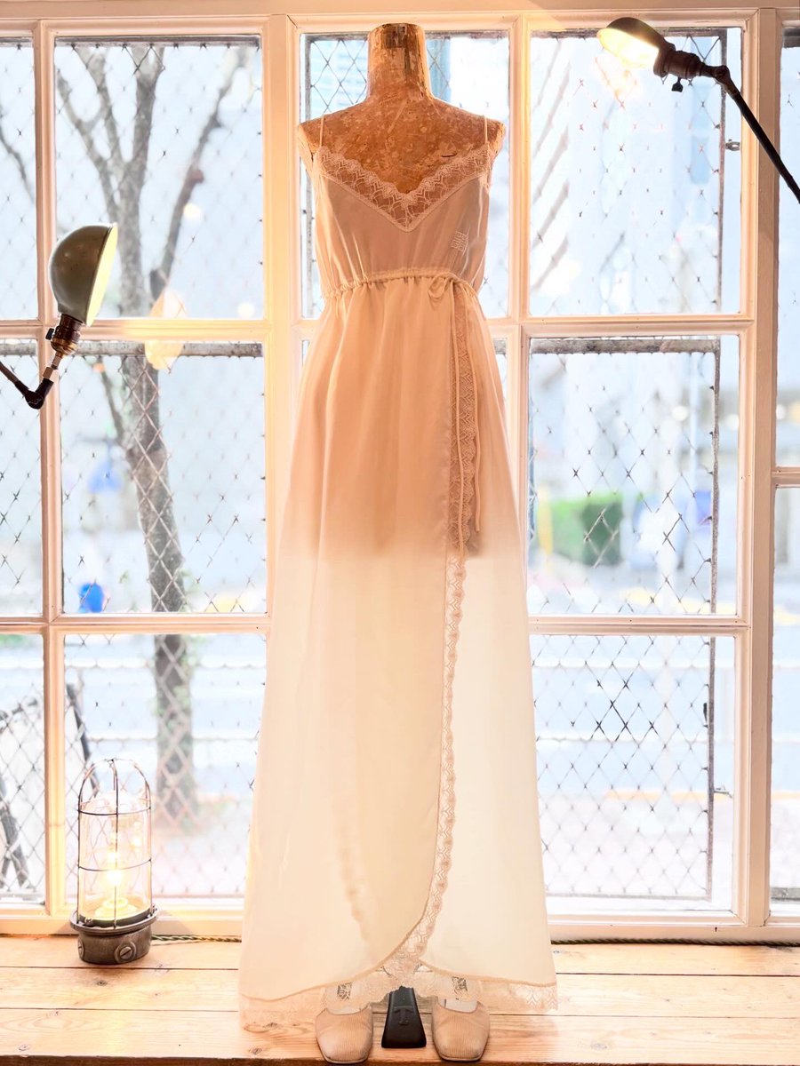 birthdeathTokyo's tweet photo. New Arrivals

Late 70's " Givenchy Intimités " robe &amp; slip dress

#birthdeath
#vintage https://t.co/x7Np5EZt1o
