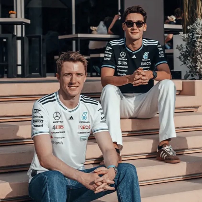 ソフィア russell’s pet seal tweet media