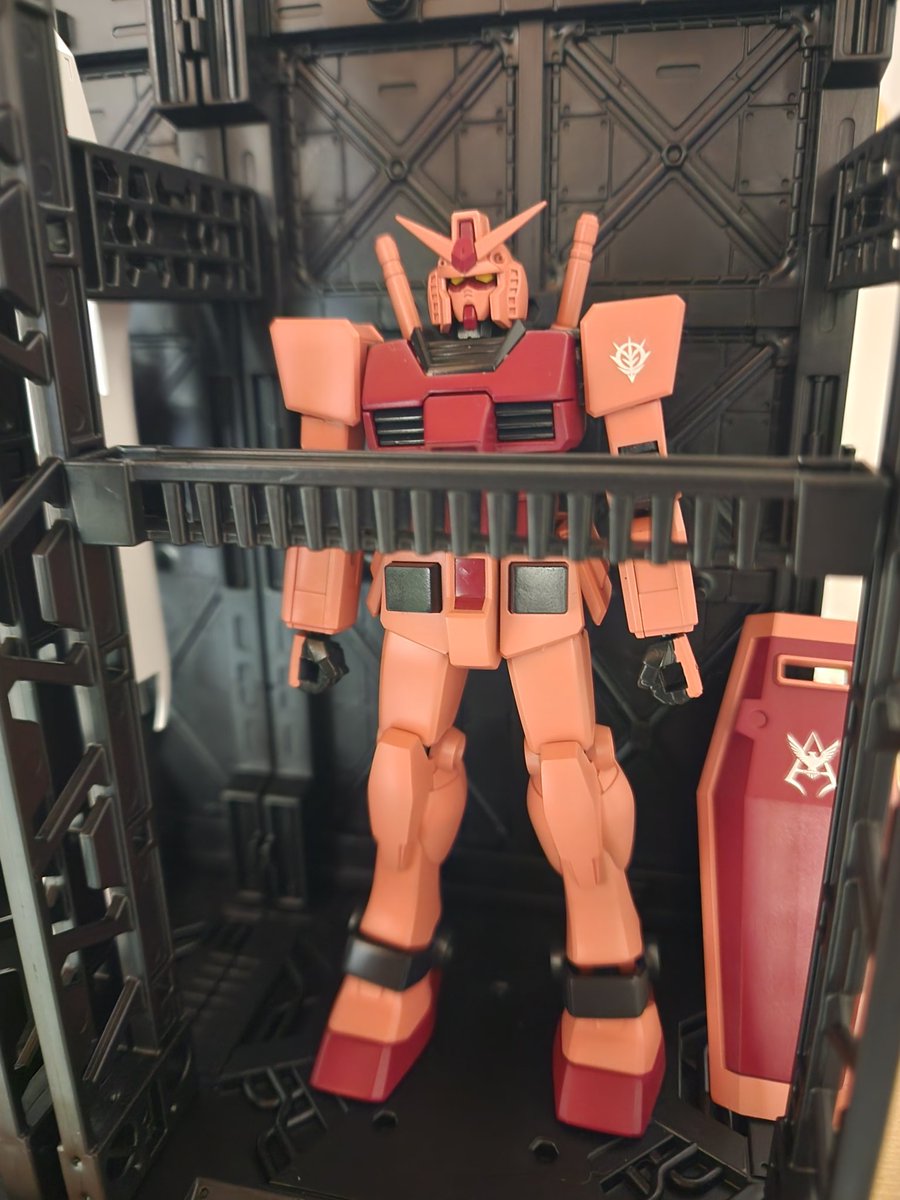 _koo_ooki's tweet photo. EGガンダムを
キャスバル専用ガンダムに塗装
厚塗りしてしもうて組むとき塗装剥げますわ🤣

#ガンプラ https://t.co/qyW3RCkeeH