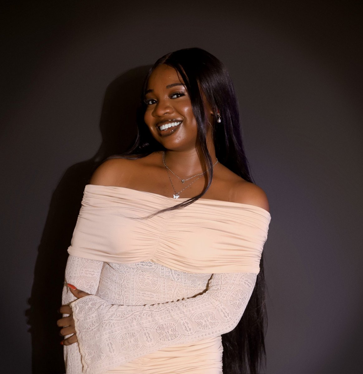 Esther Olojo tweet media