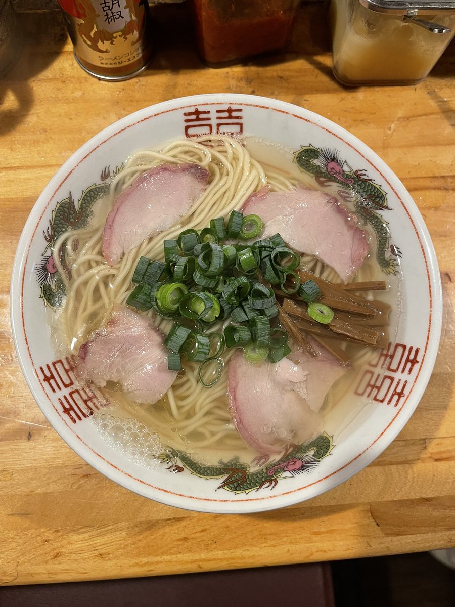 なるめん tweet media