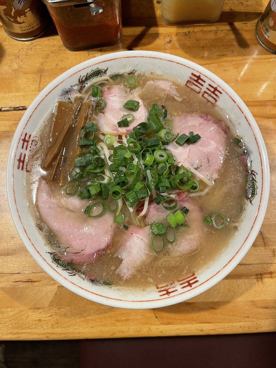 なるめん tweet media