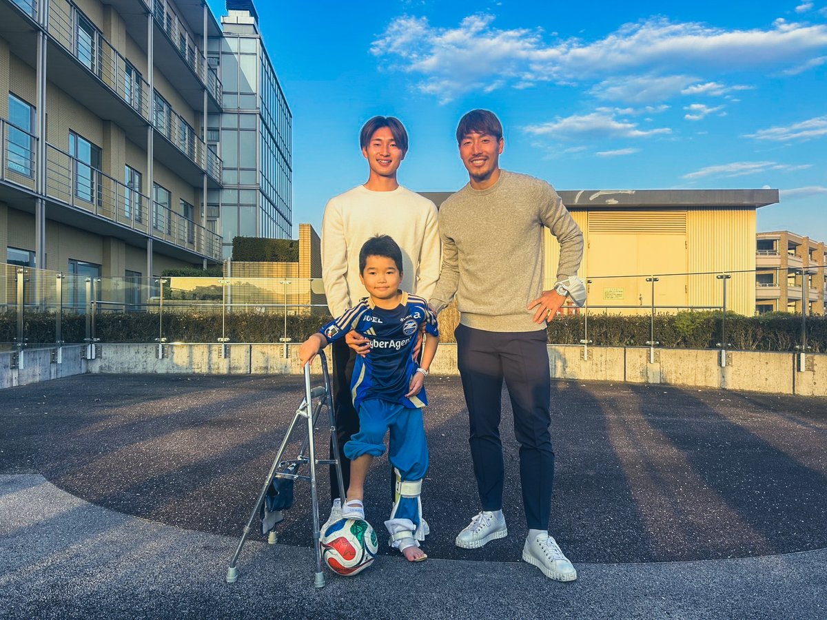FcMachidaZelvia's tweet photo. 【ご協力のお願い】

本日の #川崎フロンターレ 戦にて、選手・スタッフの発案により「サクくん支援募金」を実施いたします。

今後の治療やリハビリを支えるため、温かいご支援をよろしくお願いいたします。

📍グラスガーデン
⏰10:30~14:00

詳細はこちら⬇️
https://t.co/4MmCKsddH7
#zelvia https://t.co/84smeLGTBx