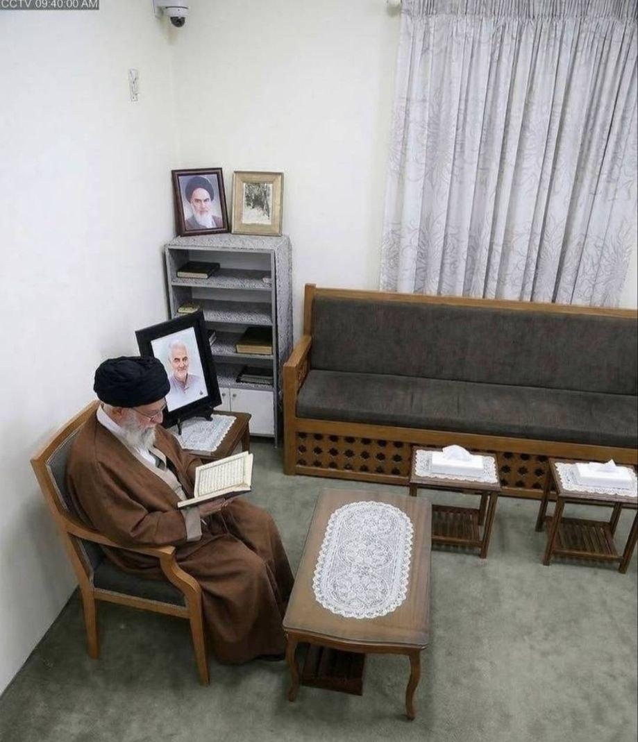 Its_Aliya7's tweet photo. 🇮🇷 💔 Last Image of Shaheed Khamenei.

A few minutes before martyrdom, He was reciting Quran. https://t.co/KQQ6cPYpYa