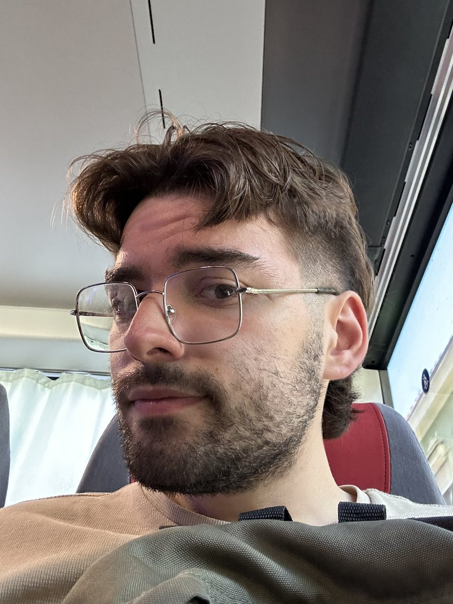 ChamanaHollander tweet media