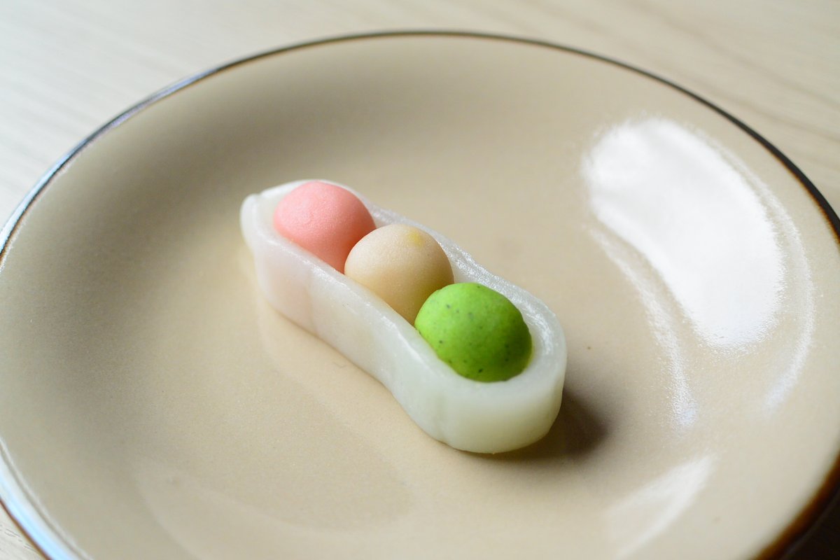 和菓子好きで知らない人はいない。名古屋「芳光」のわらびもち

お花見シーズン（4月上旬まで）は、限定でパステルカラーの生菓子・花見団子も購入可能です😉