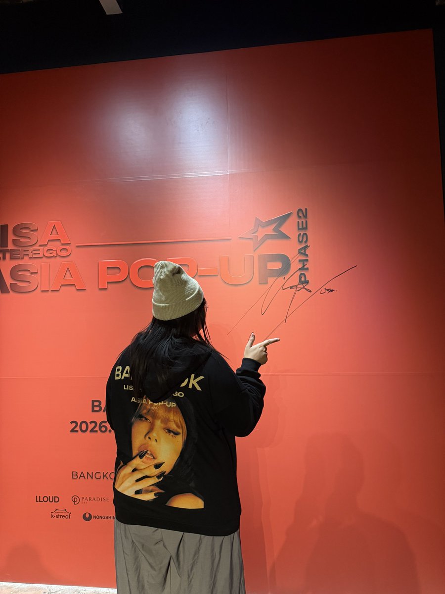 ลิลิเฟิร์น | ลิซ่าดวงนกฟีนิกซ์ 64 ∞ tweet media