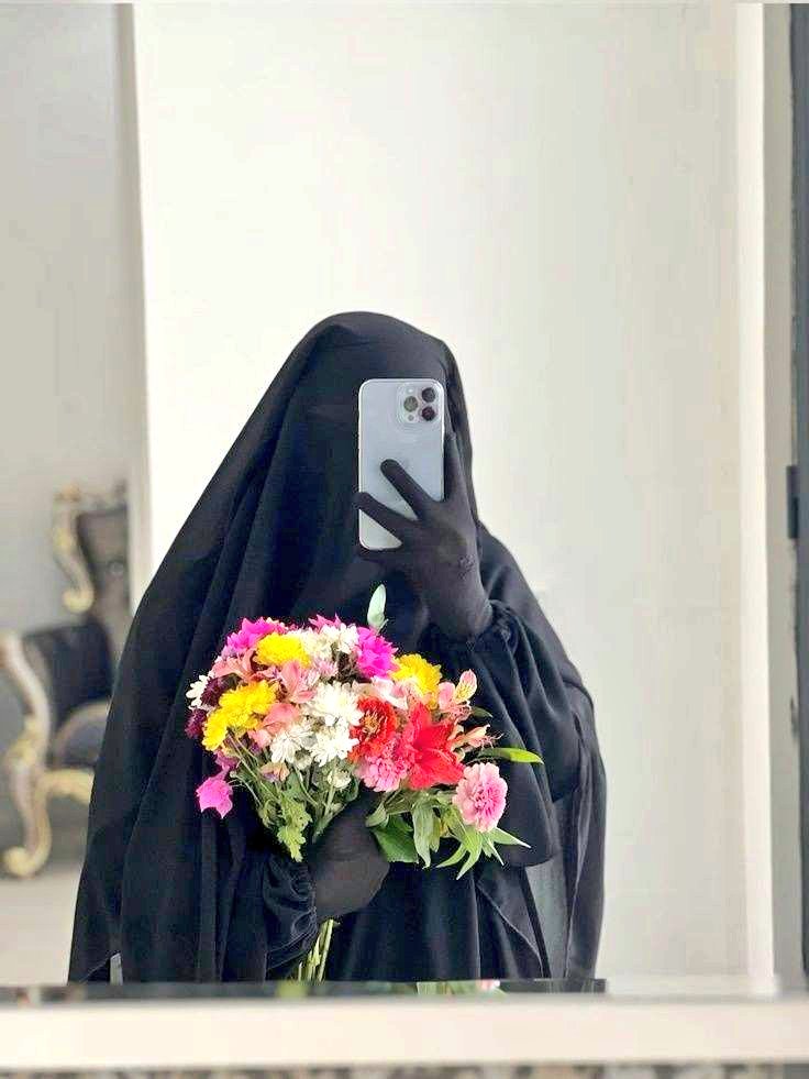 ༺ أَمَةُ ٱللَّهِ ༻ tweet media