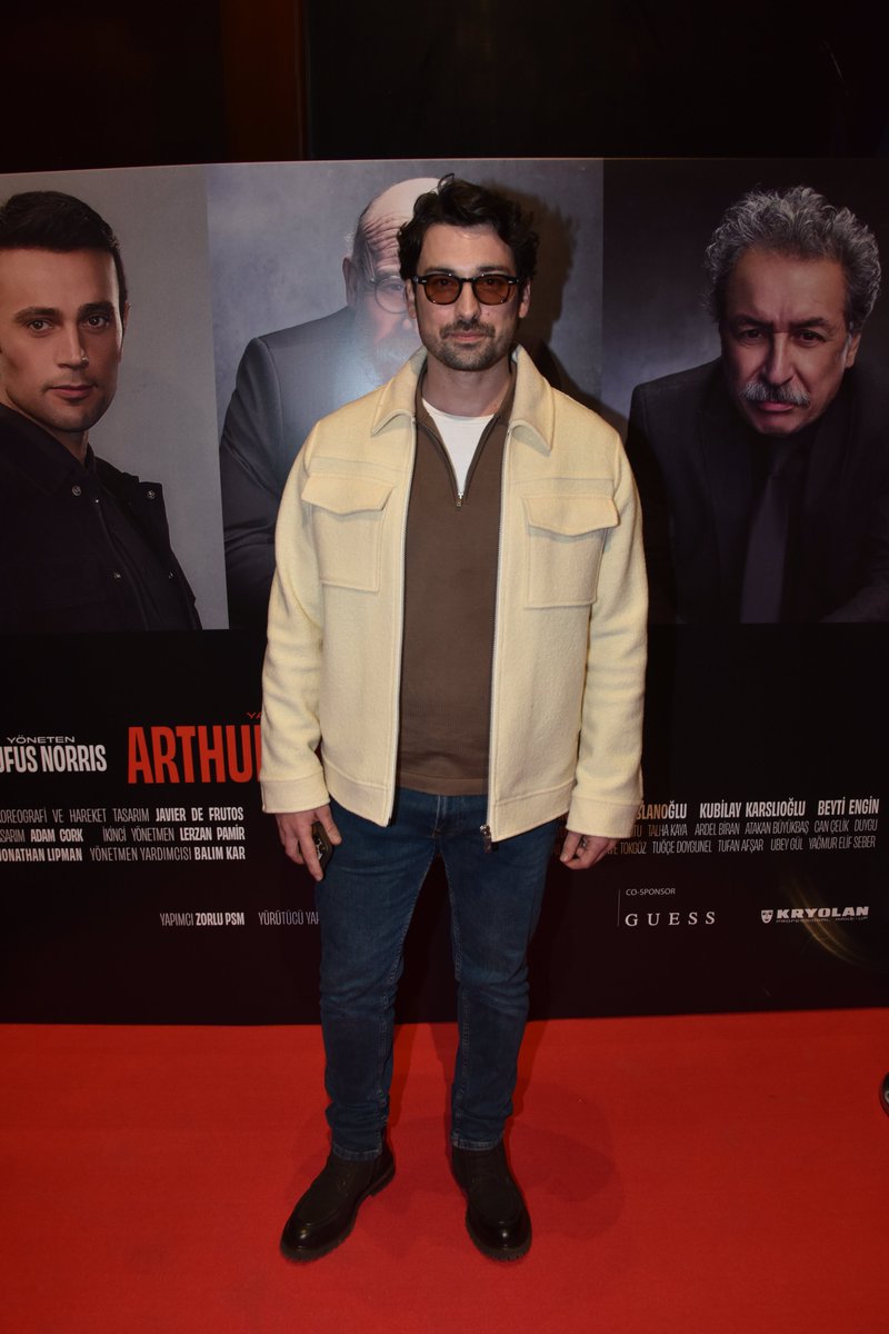 “Satıcının Ölümü” prömiyerinden, #AlpNavruz. 🔥
