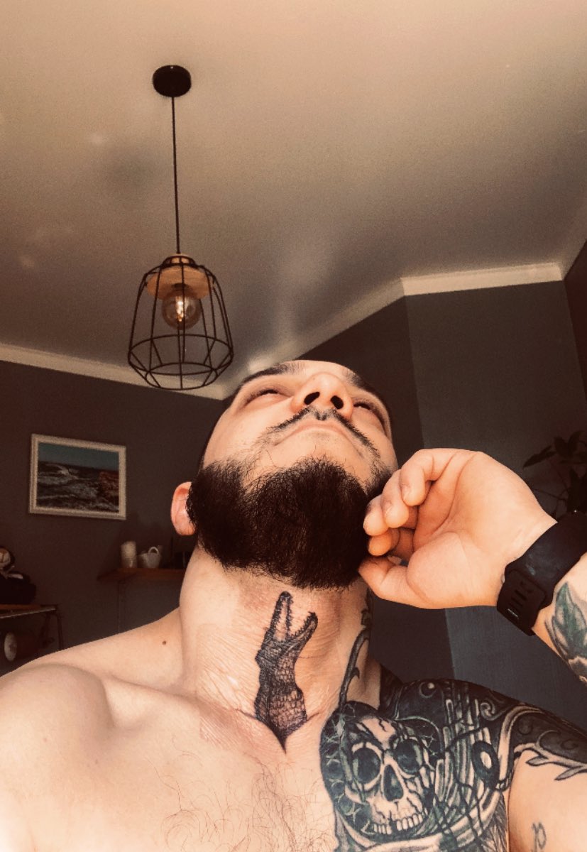 LA🐊cost tweet media