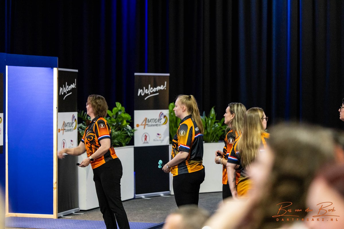 NederlandseDartsBond tweet media