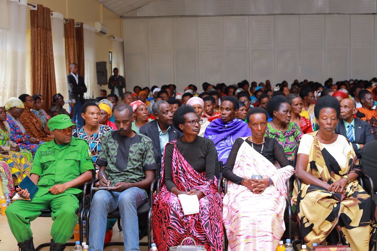 Be Kind ๐โ tweet media