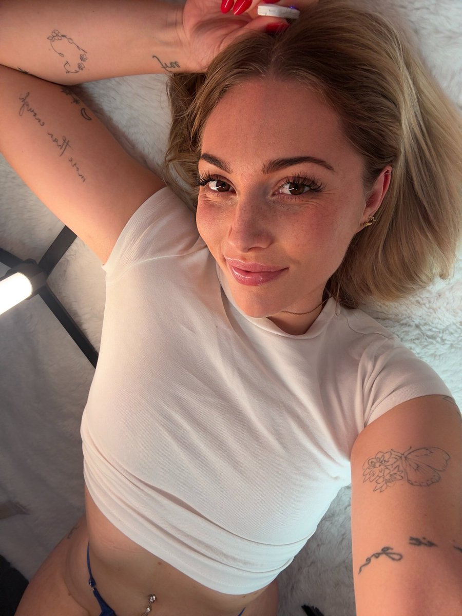 Emii 💕 tweet media