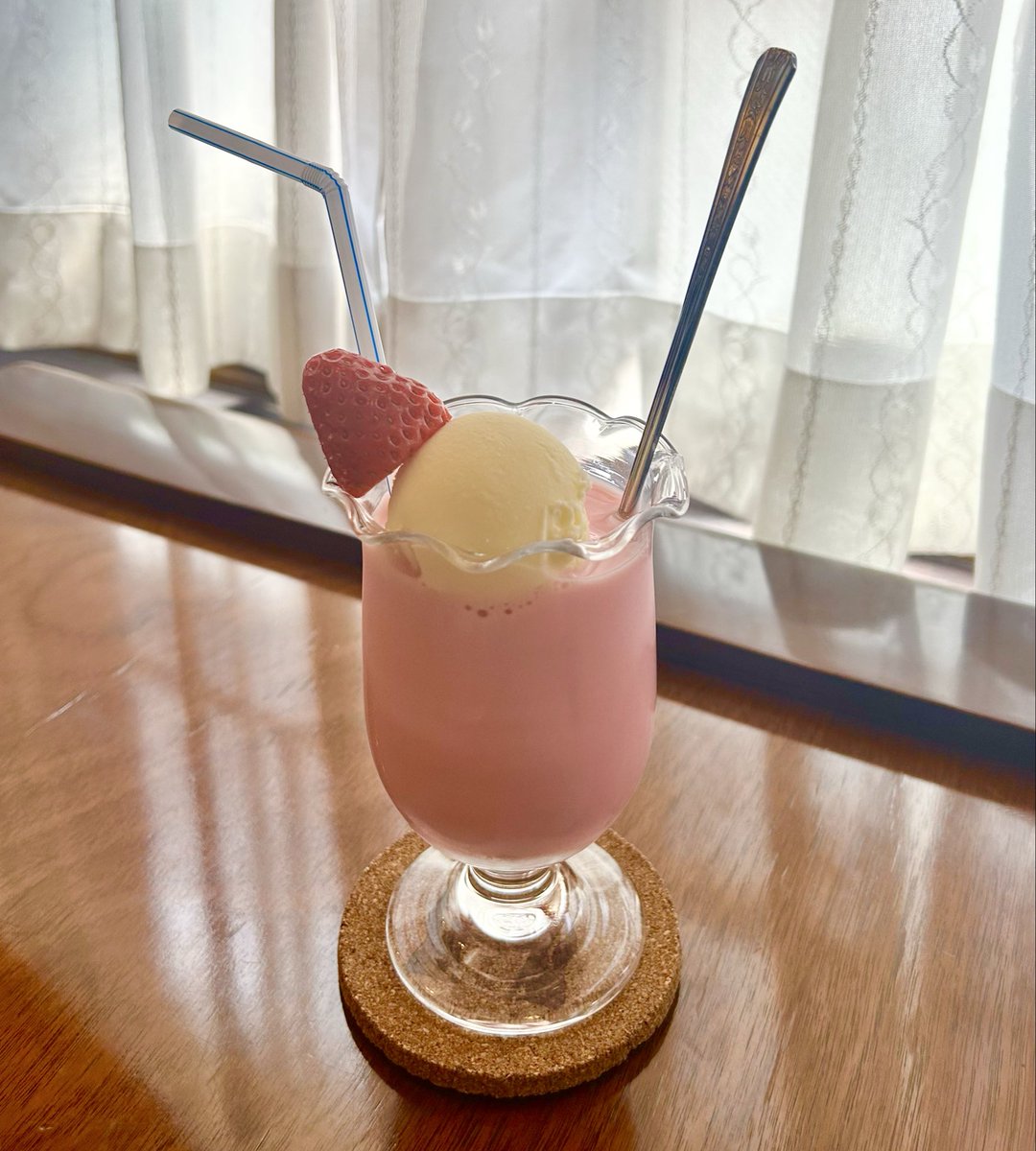 本日より！！

喫茶キツネ雨<a href="/cafe_KitsuneAme/">喫茶 キツネ雨</a> にて個展が始まりました🦊
尾道も少しずつ桜が咲き始めましたので、観光がてらぜひお越しください🌸

瀬戸ほしみ個展
『ワンダーランド』
会場：喫茶・定食 キツネ雨　
会期：3月27日(金)〜5月10日(日)