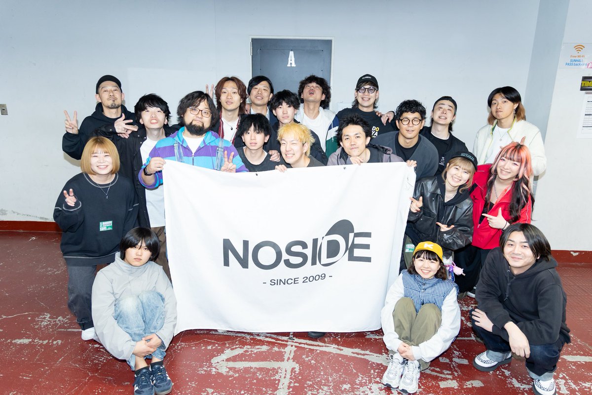 eartharrow3's tweet photo. 3/26(木) SUNHALL
「NOSIDE」- 17th Anniversary -
ありがとうございました！

SETLIST📝
点滅信号、君の街へ。
エストレヤ
7年計画
猫ニモマケズ
SUMMER DAYS
カーテン

📷@Gon17Gon https://t.co/ij5dh9IS5p