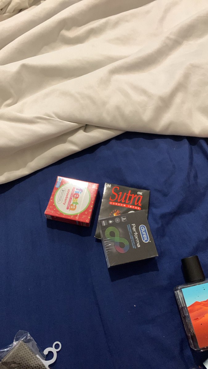 freakyfishy tweet media