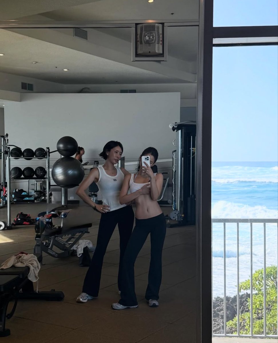 JENNIE NEWS tweet media