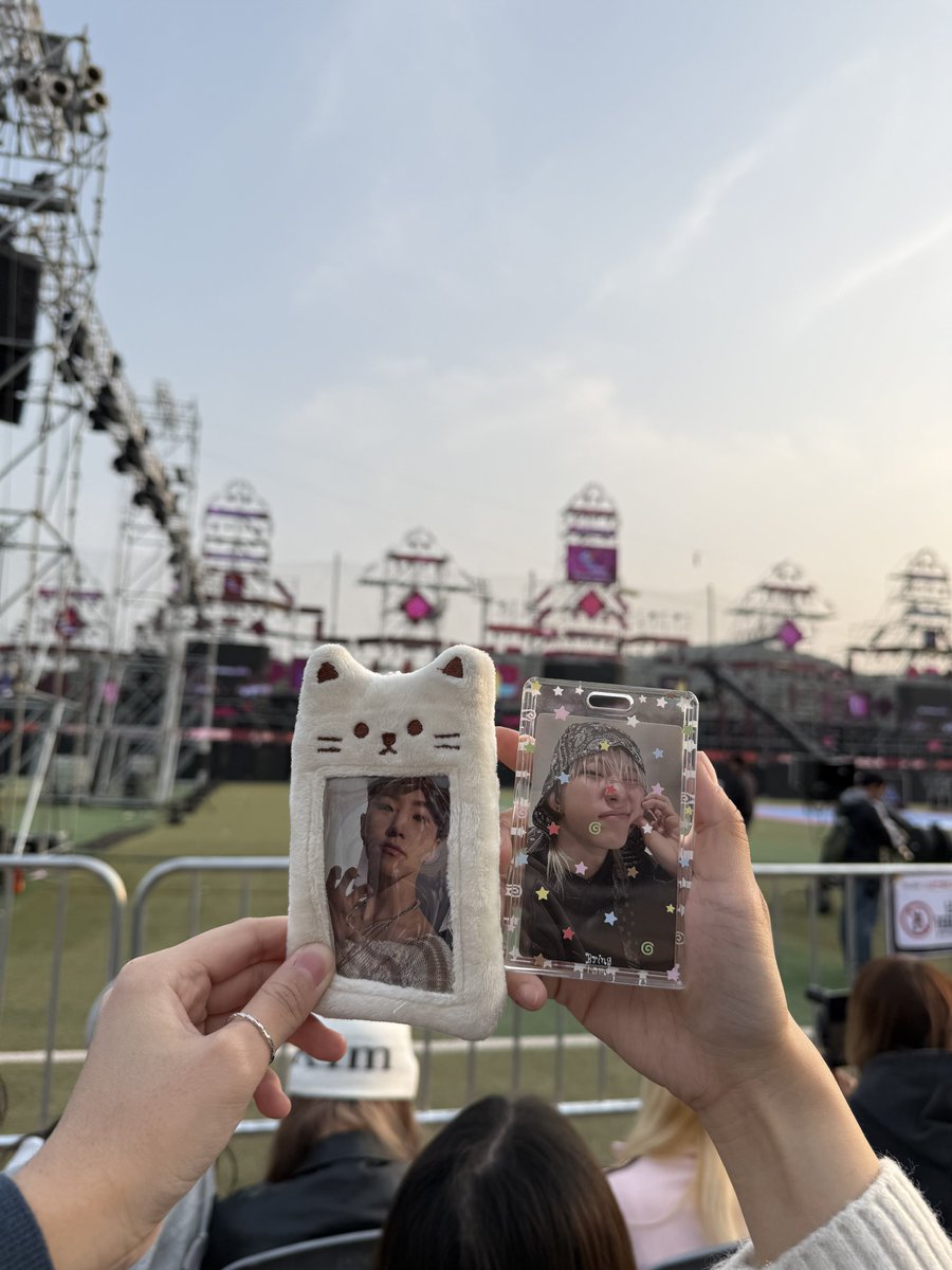 이자티 tweet media