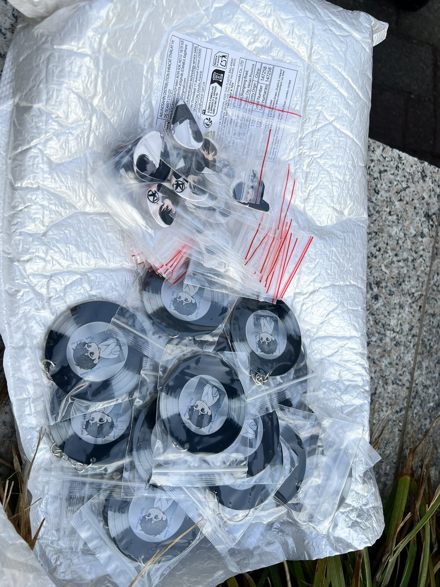 LsKindaGirls_Met Myungsoo_24, autograph & hug_25 tweet media