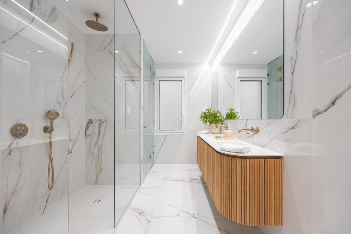 EstateOneMadrid's tweet image. Una de las cosas que más nos gusta de este piso de 499 m2 que está a la venta en #Recoletos es su espectacular #terraza de 119 m2. Haz clic aquí para más información: goo.su/HcsN. #EstateOneVivienda