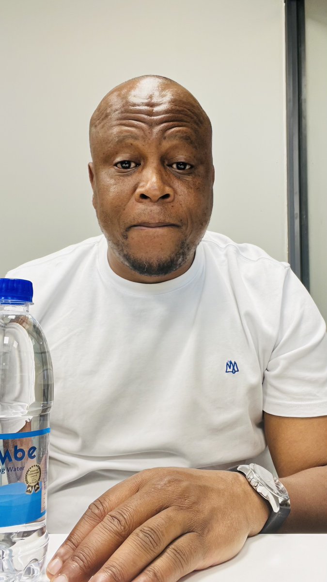 Badzelise tweet media