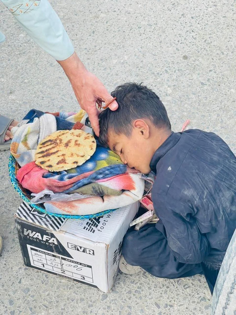 ᴄʜᴀʀʟɪᴇ ᴄʜᴀᴘʟɪɴ ® tweet media