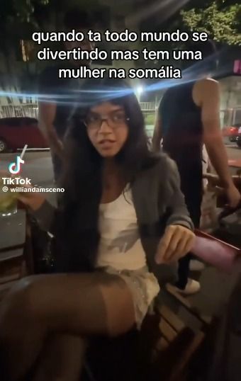 Dra. Lumiar - Advogada de pequenas calças tweet media