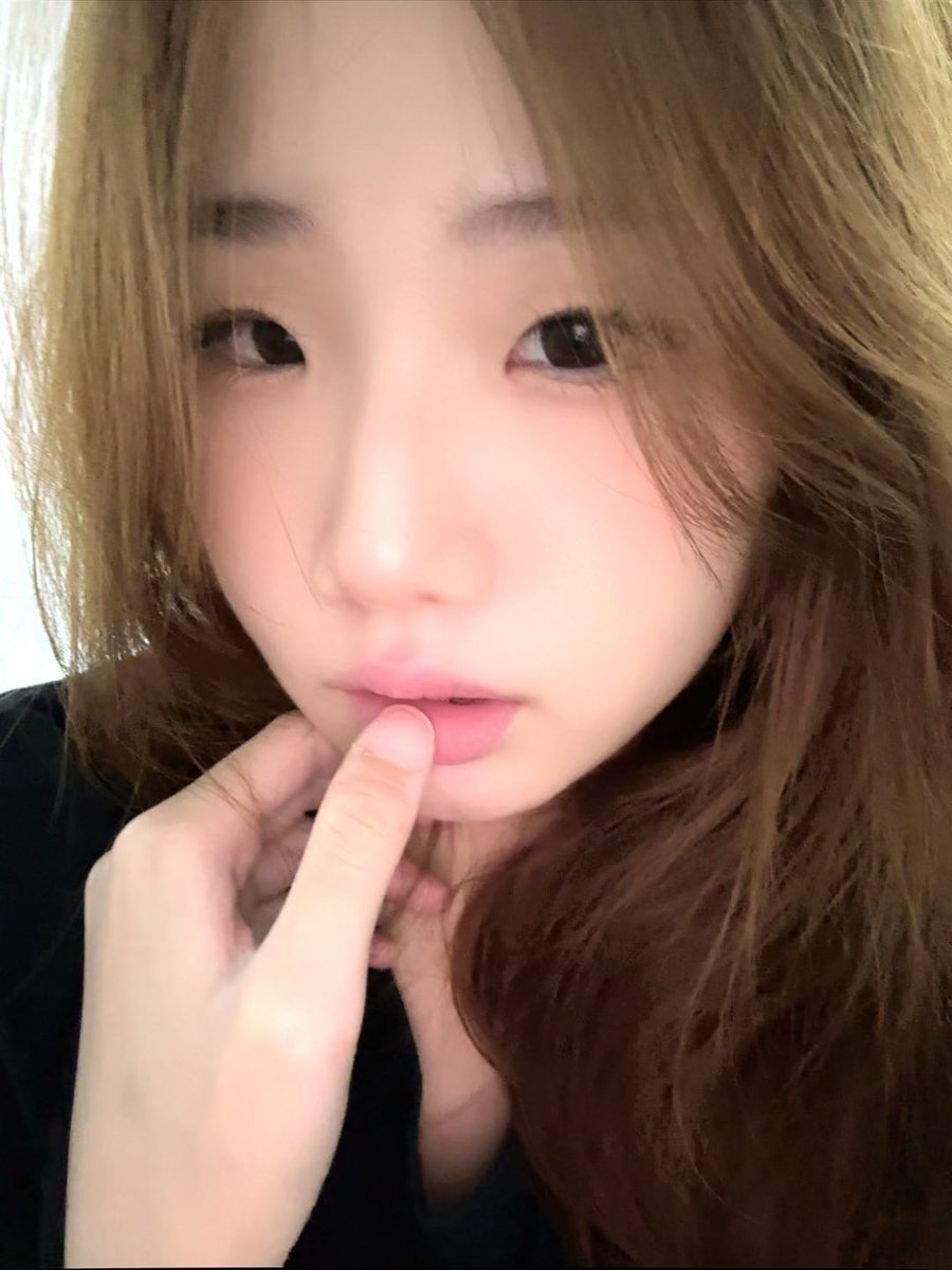 lyh_vae's tweet photo. 🌸 https://t.co/LI7UAqowTB