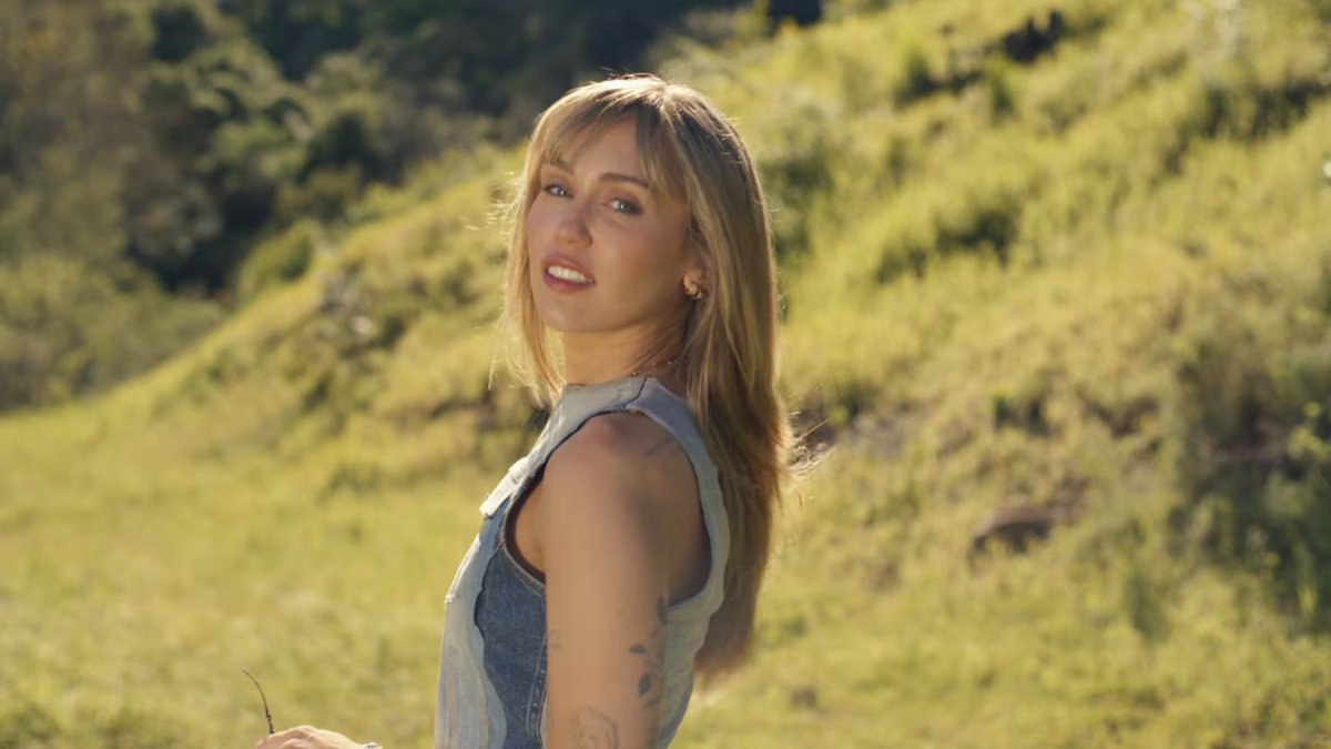 Miley Cyrus News tweet media