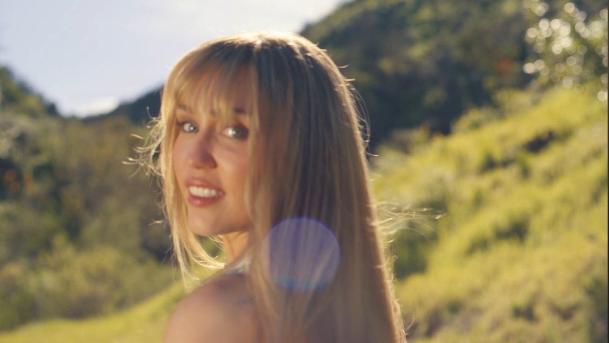 Miley Cyrus News tweet media