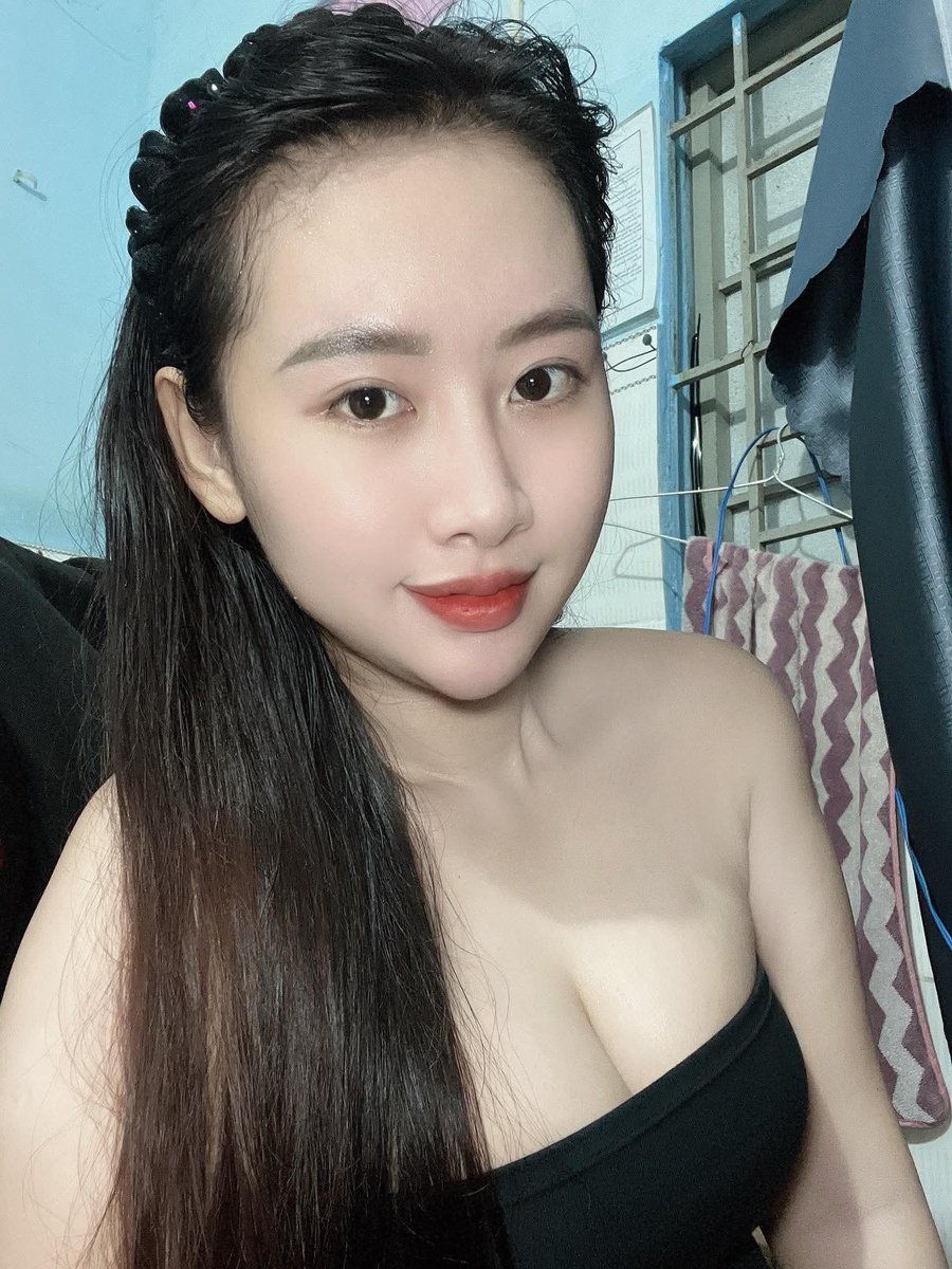 Thu Ngân tweet media