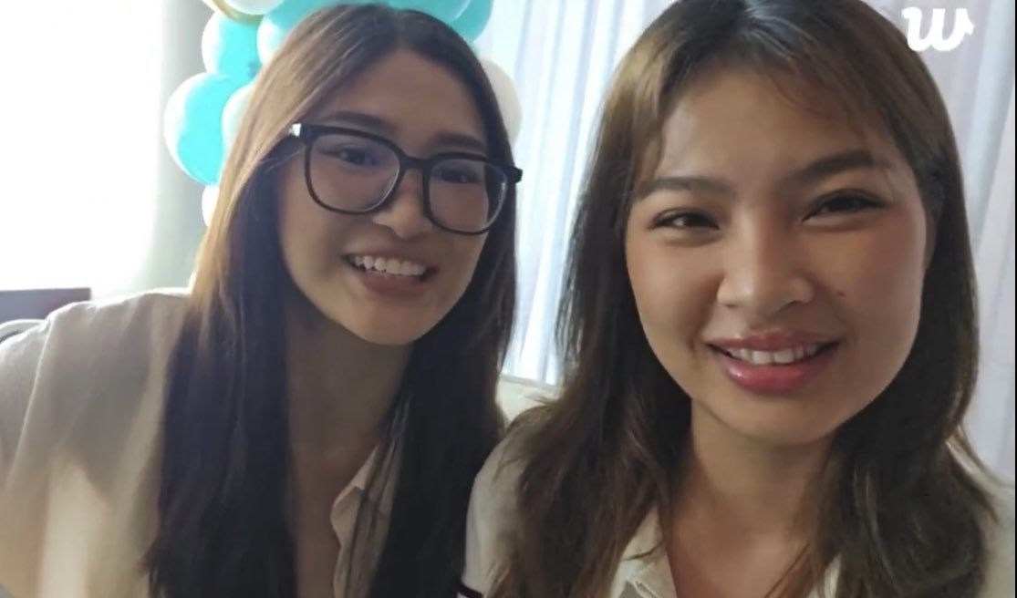 formalaiahshee's tweet photo. happy jholet day po! 💘 https://t.co/WjPMJLykrv