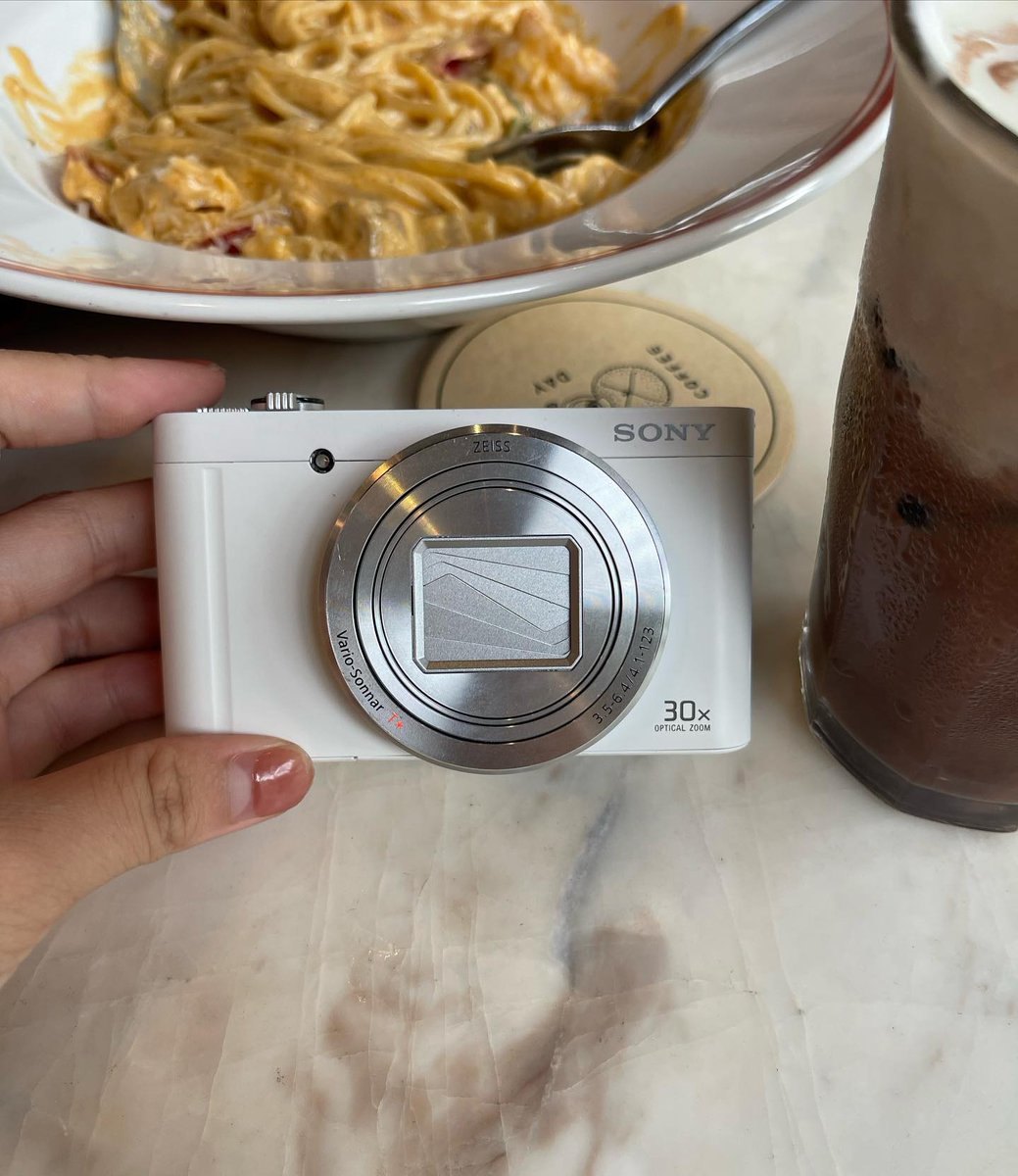 รชต tweet media