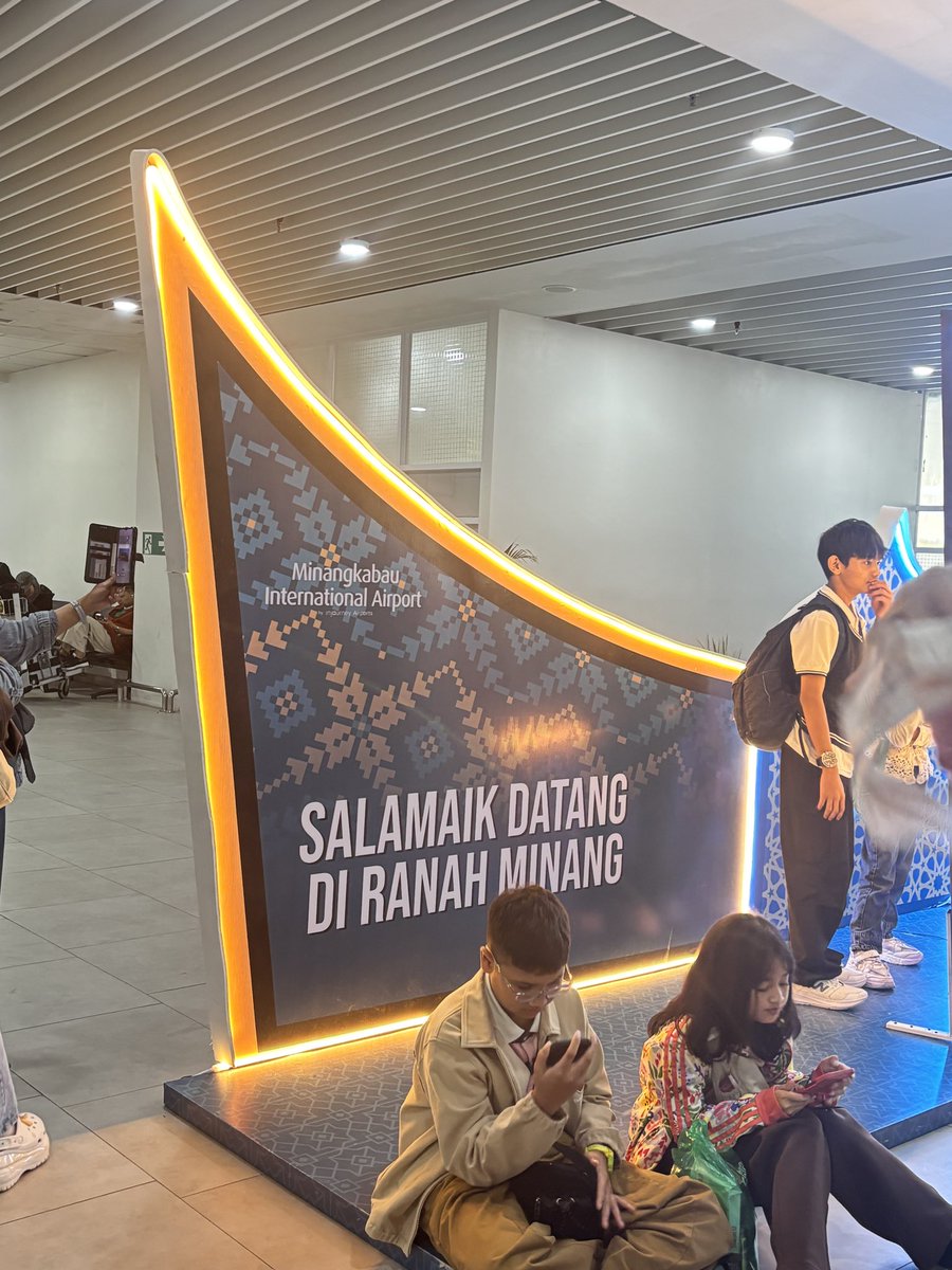 Vivienne tweet media