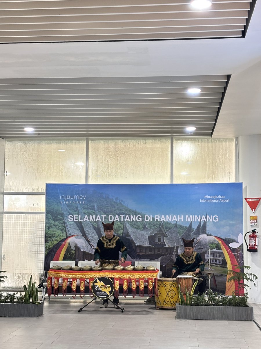 Vivienne tweet media