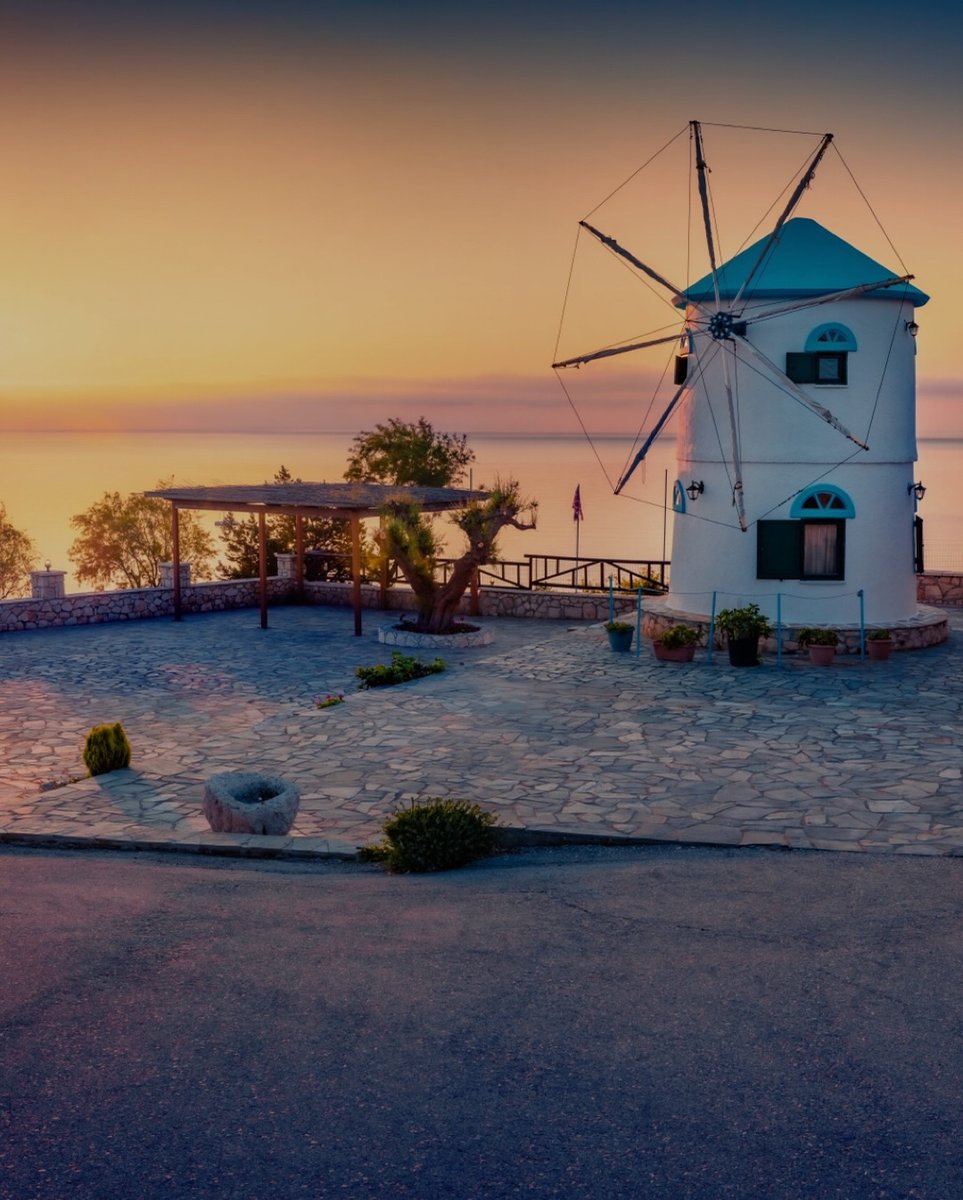 The Travel Portfolio tweet media