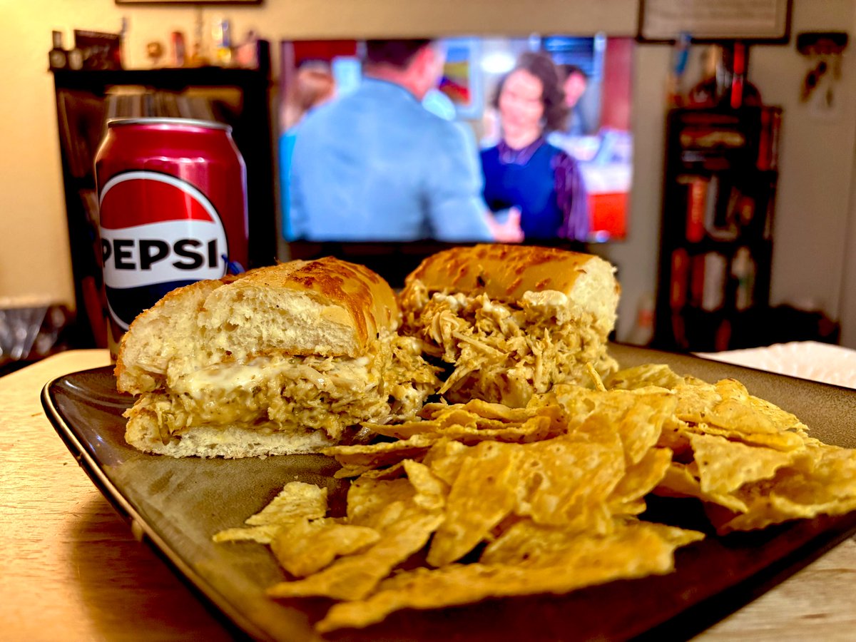 Izzy Presley tweet media