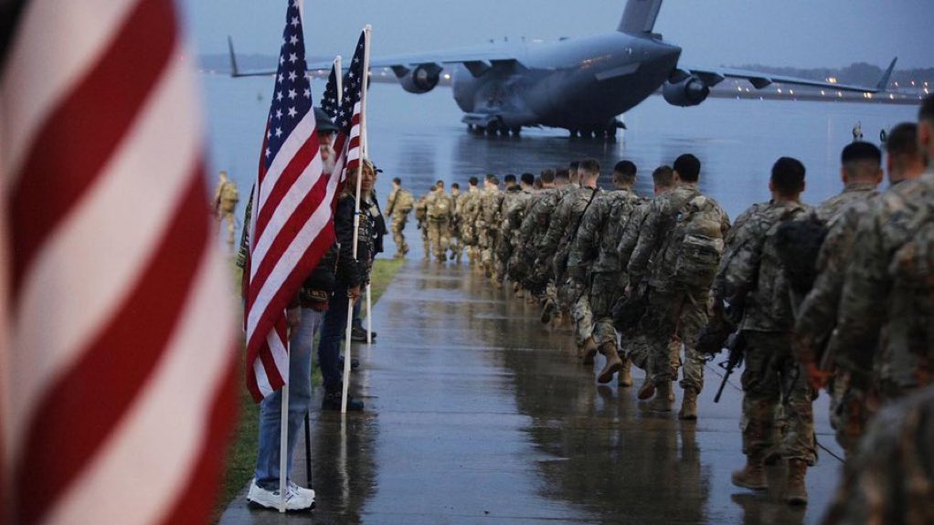 MOSCOW_EN's tweet image. 🚨‼️⚡️#VeryImportant :

CNN, citing sources:

Trump is considering military options to escalate against Iran if diplomacy fails.

The Pentagon has drawn up plans to deploy ground troops to seize targets inside Iran.

The Trump administration has discussed a proposal to remove
