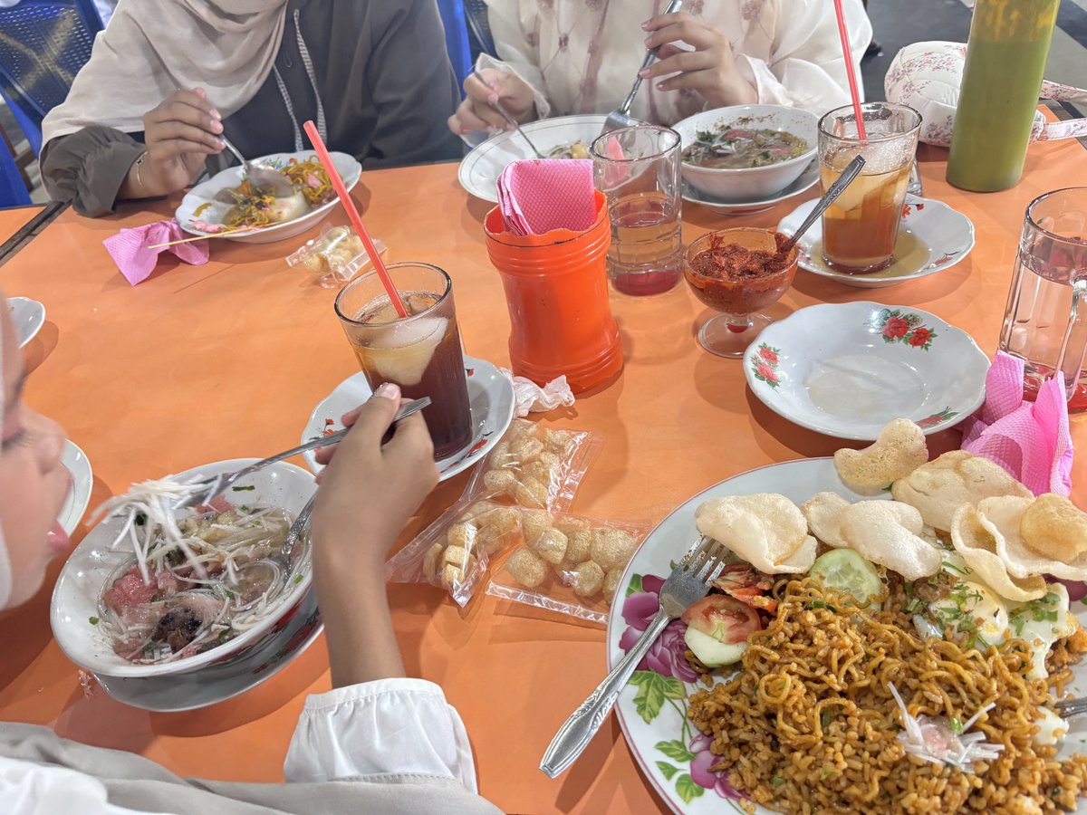 Vivienne tweet media