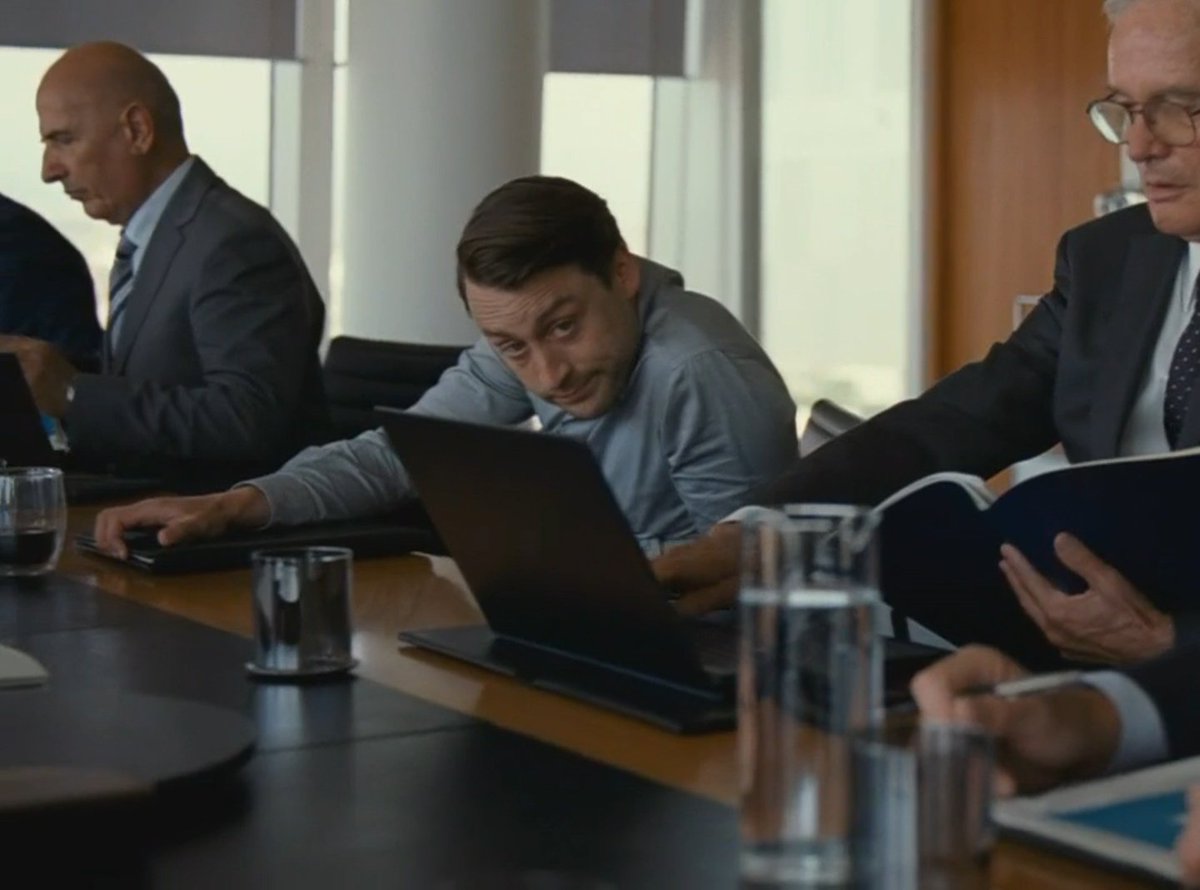 shiv roy's bob tweet media