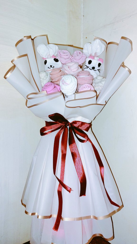 findmeaw's tweet image. lagi cari kado lucu &amp;amp; affordable buat temen sempro/ semhas sidang/ wisuda? sini sini 👀

✨ bisa request apapun
💸 harga menyesuaikan
📍 area sidoarjo - surabaya (SDA - SBY)  (bisa COD)

📩 DM untuk order ke instagram @celebrawtion

#zonauang #gift #sempro #semhas #sidang #hadiah