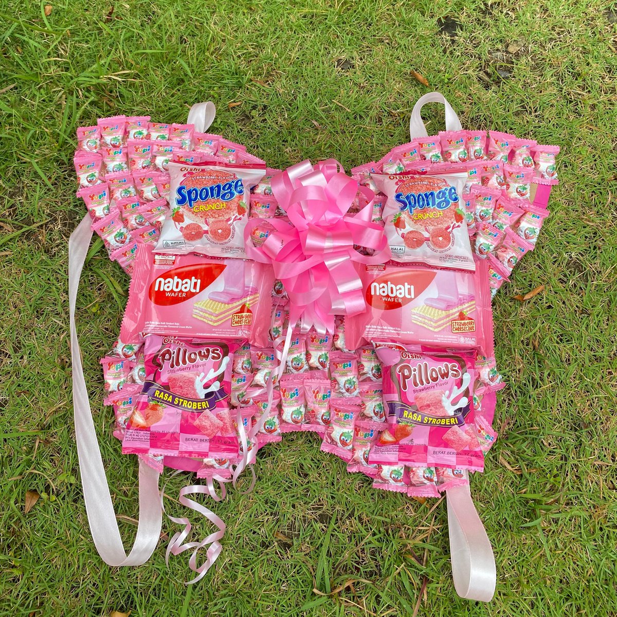 findmeaw's tweet image. lagi cari kado lucu &amp;amp; affordable buat temen sempro/ semhas sidang/ wisuda? sini sini 👀

✨ bisa request apapun
💸 harga menyesuaikan
📍 area sidoarjo - surabaya (SDA - SBY)  (bisa COD)

📩 DM untuk order ke instagram @celebrawtion

#zonauang #gift #sempro #semhas #sidang #hadiah