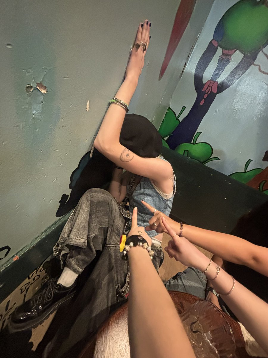 grace ゜✧*̣̩☽⋆゜ tweet media